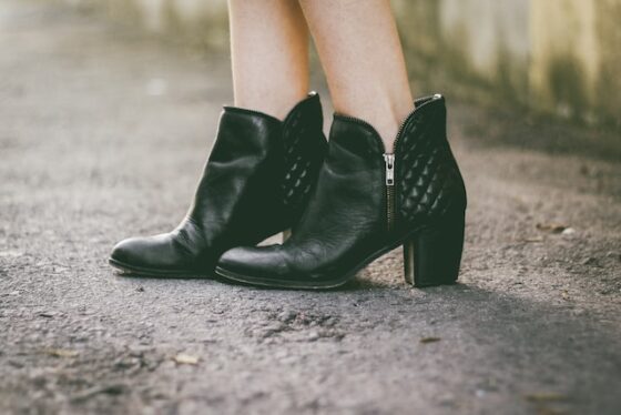 Zapatos casuales mujer con botines negros