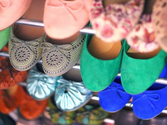 Zapatos ante mujer- vista de zapatos de varios colores